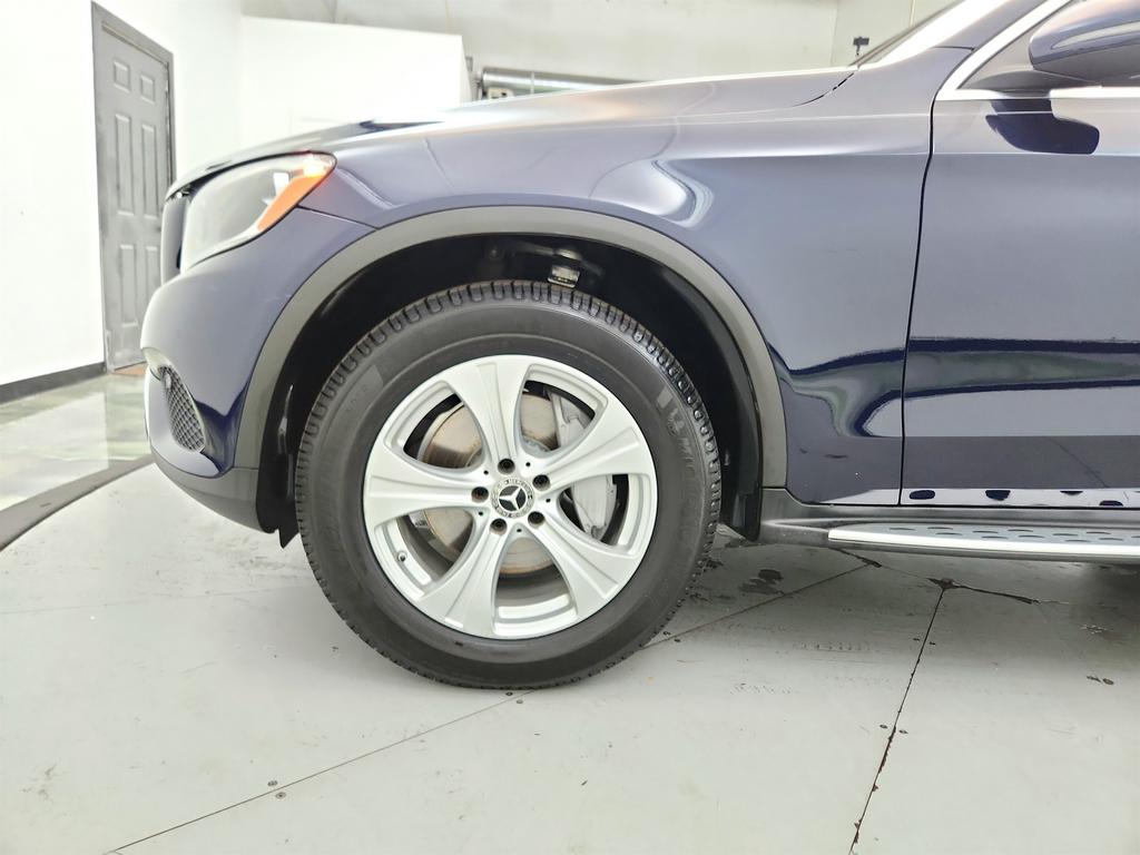 2017 Mercedes-Benz C-Class - $9,950