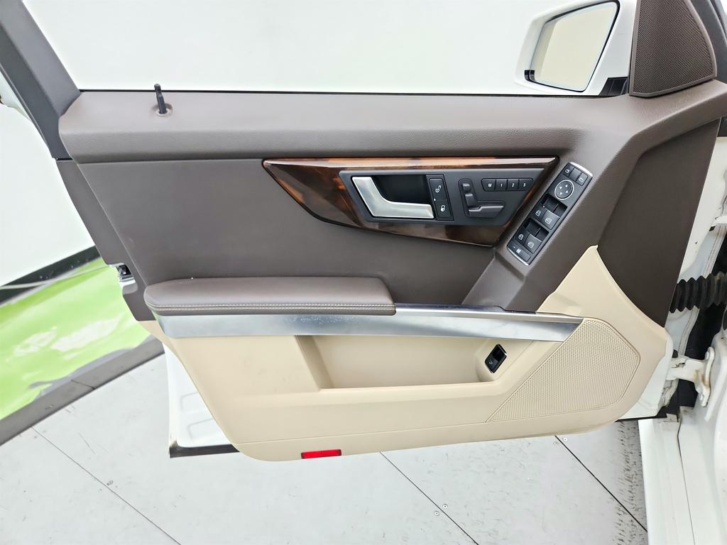2013 Mercedes-Benz GLK-Class - $8,695