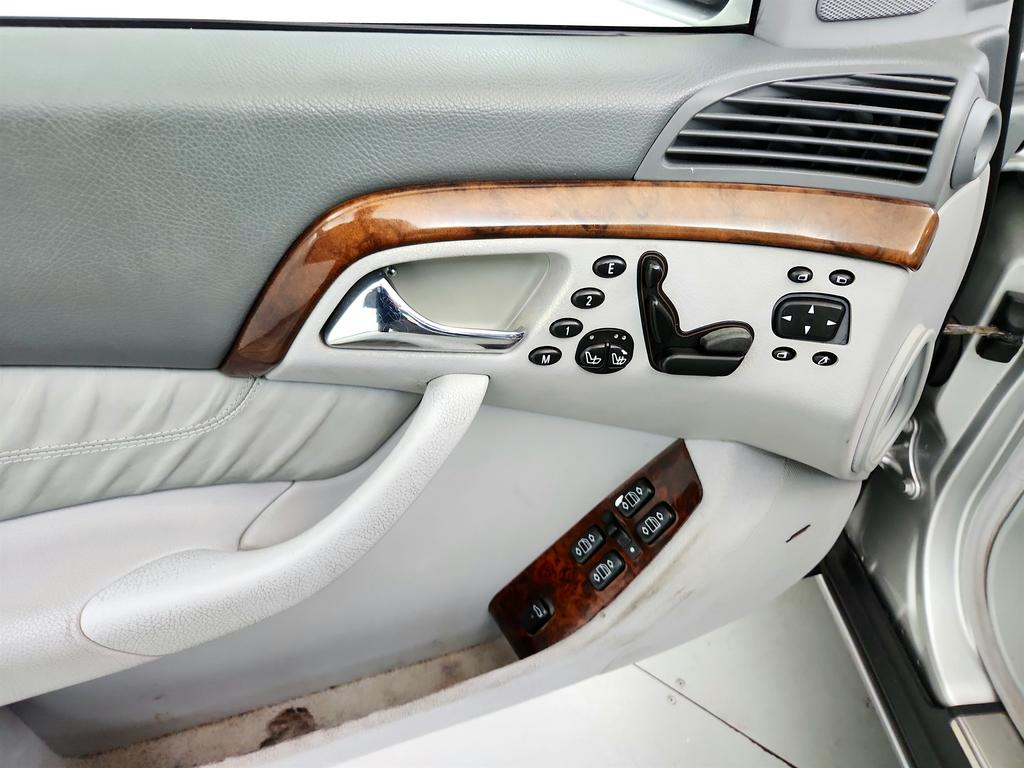 2000 Mercedes-Benz S-class - $5,795