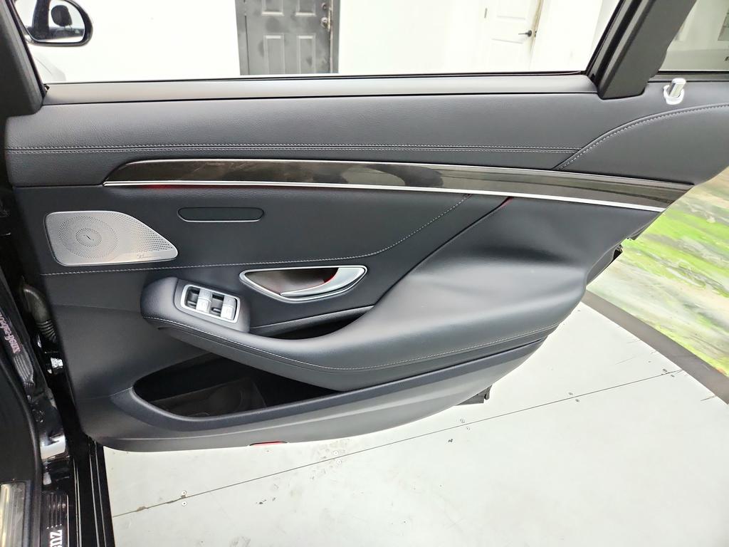 2016 Mercedes-Benz S-class - $18,945