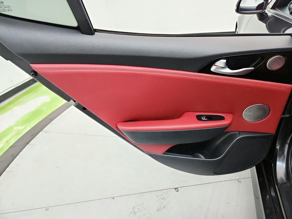 2021 Kia Stinger - $17,595
