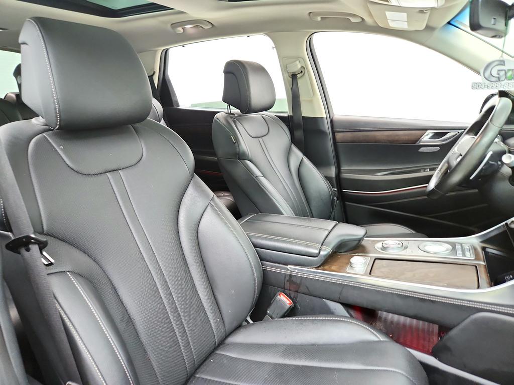 2021 Genesis GV80 - $21,445