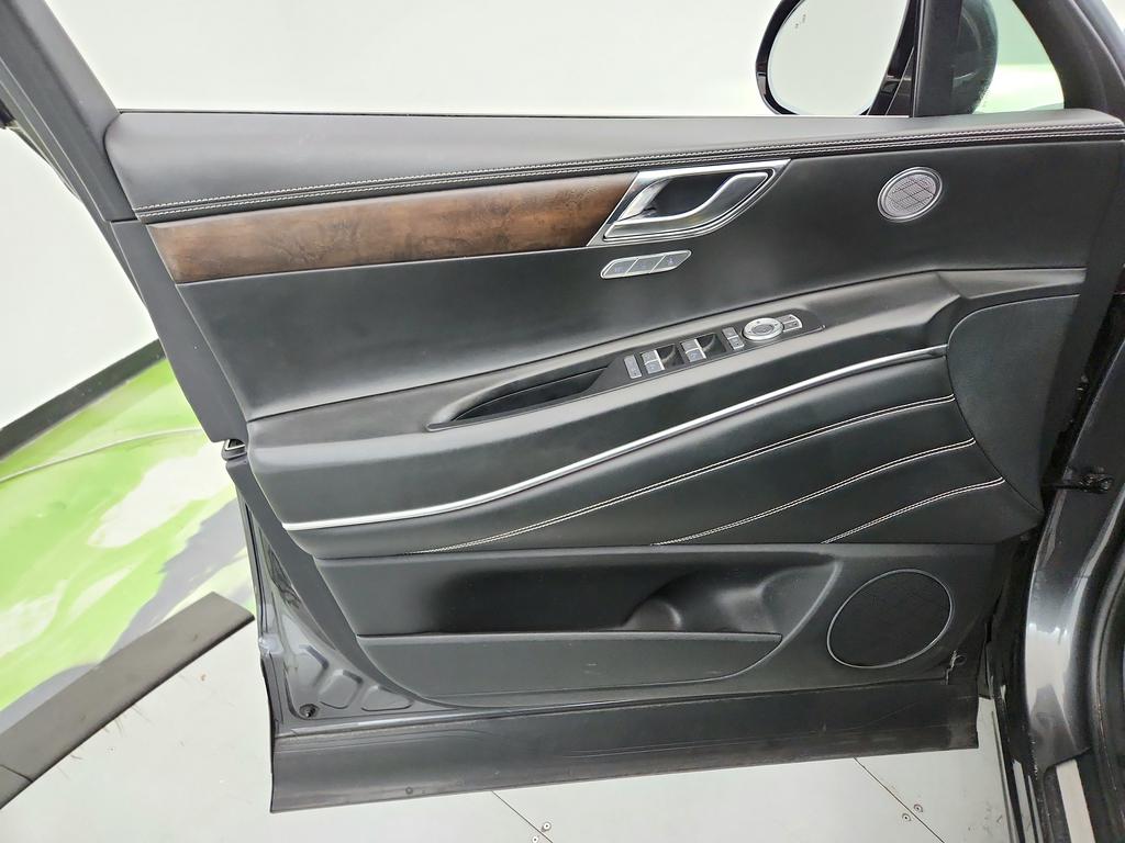 2021 Genesis GV80 - $21,445