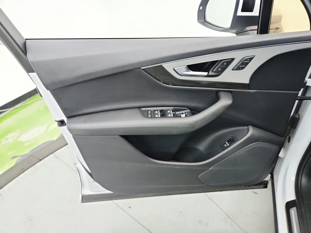 2019 Audi Q7 - $10,995
