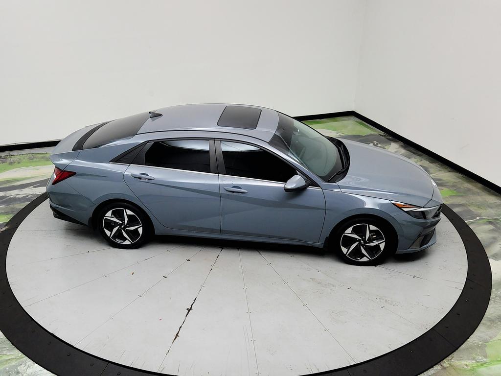 2022 Hyundai Elantra - $14,950