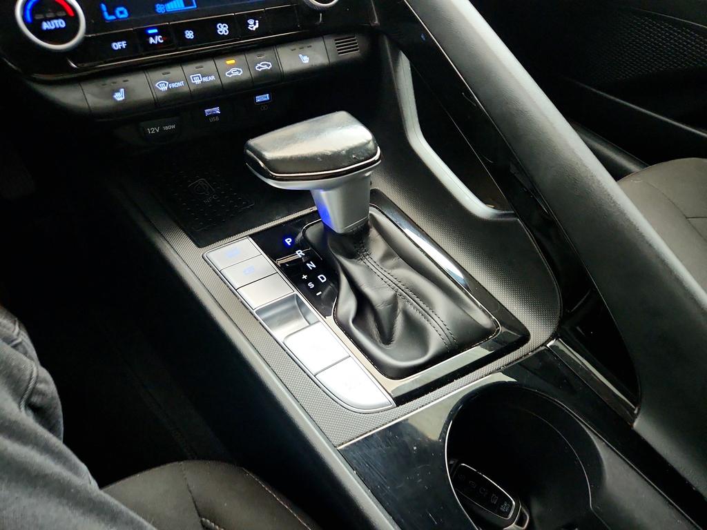 2022 Hyundai Elantra - $14,950