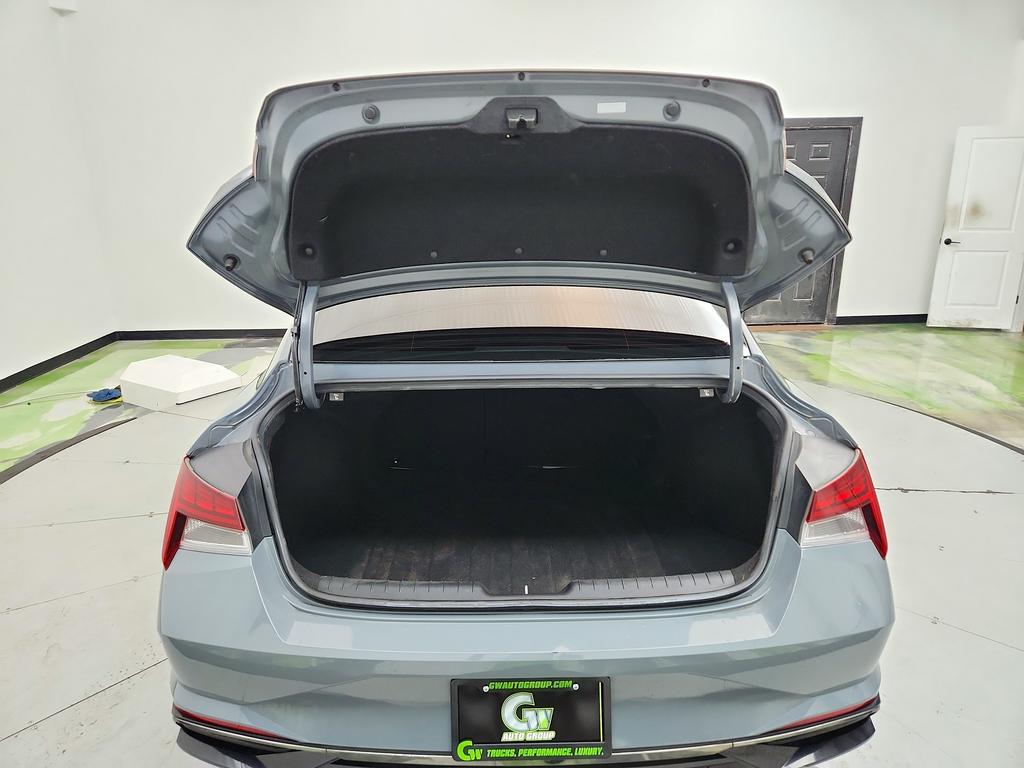 2022 Hyundai Elantra - $14,950