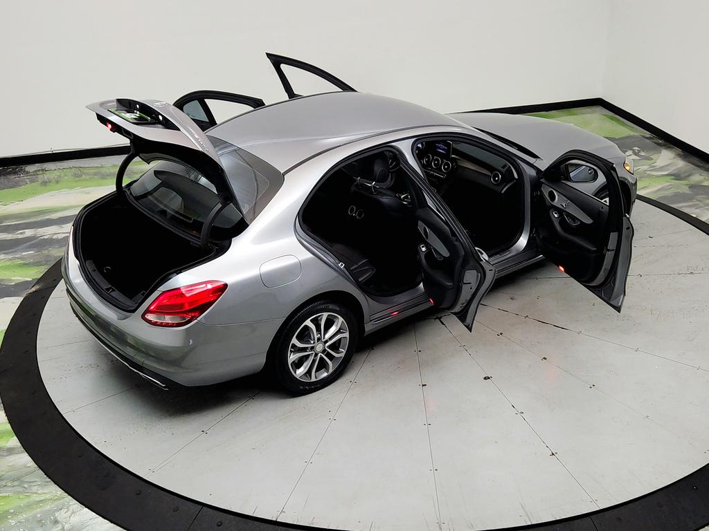 2015 Mercedes-Benz C-Class - $9,895