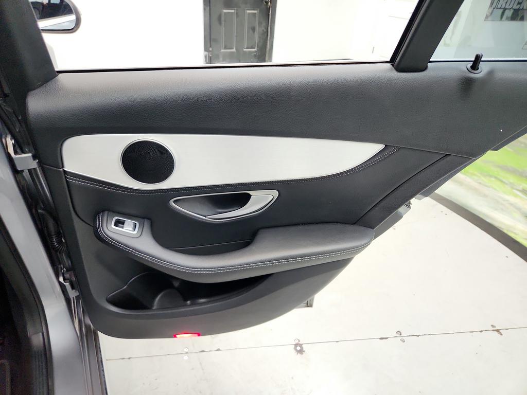 2015 Mercedes-Benz C-Class - $9,895