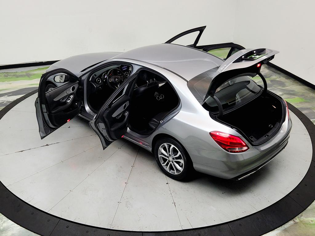 2015 Mercedes-Benz C-Class - $9,895