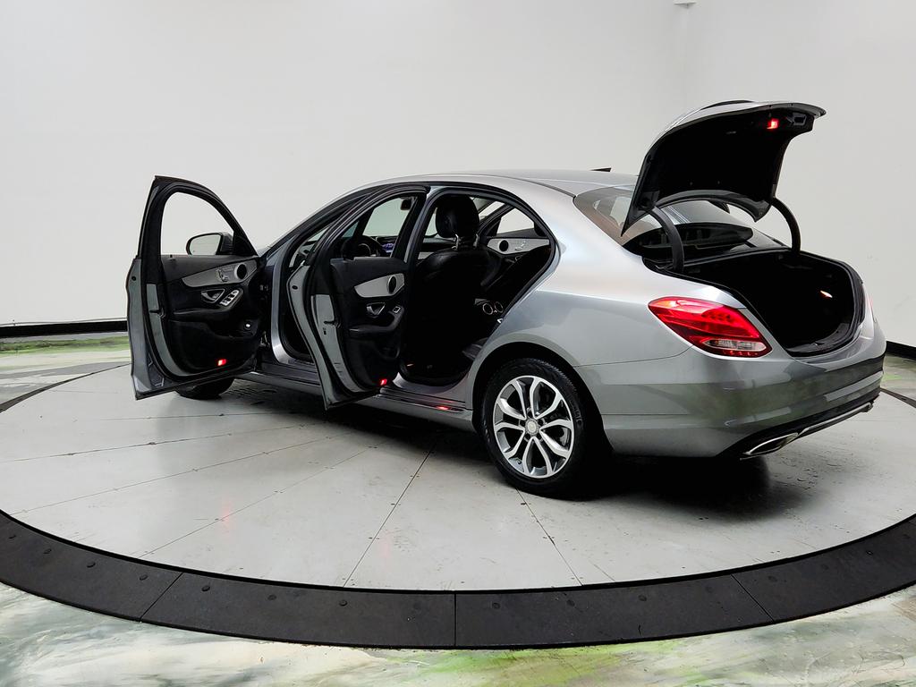 2015 Mercedes-Benz C-Class - $9,895