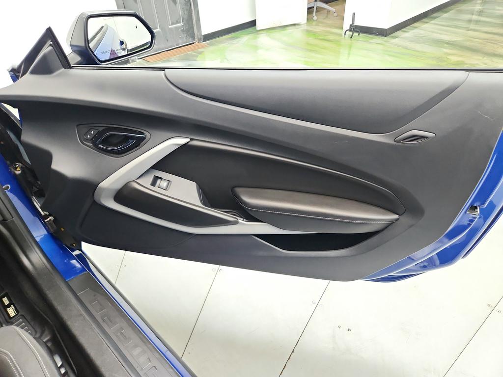2023 Chevrolet Camaro - $22,895