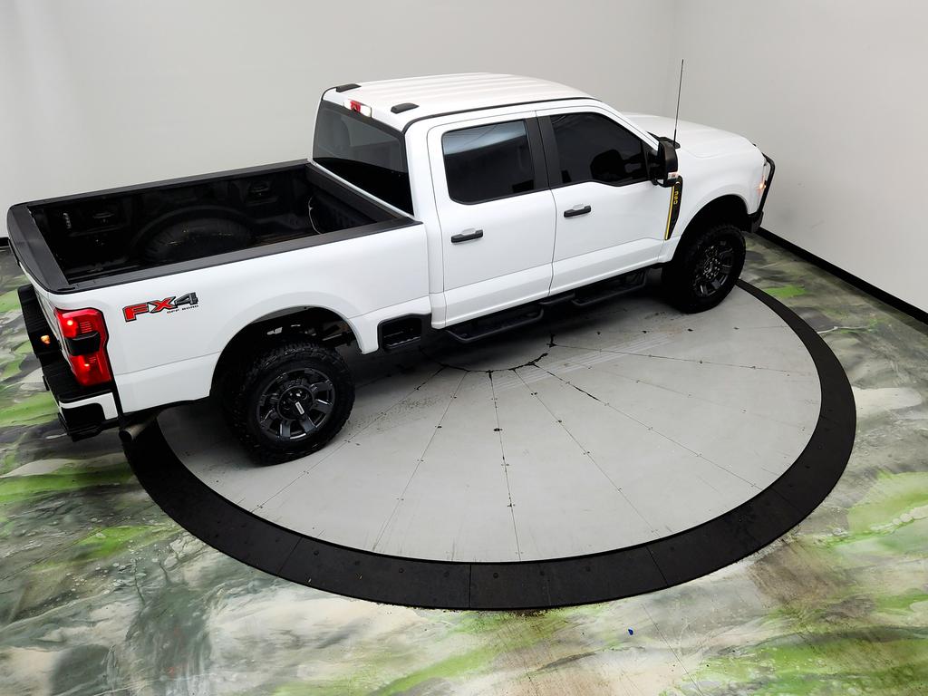 2023 Ford F-350 - $40,795