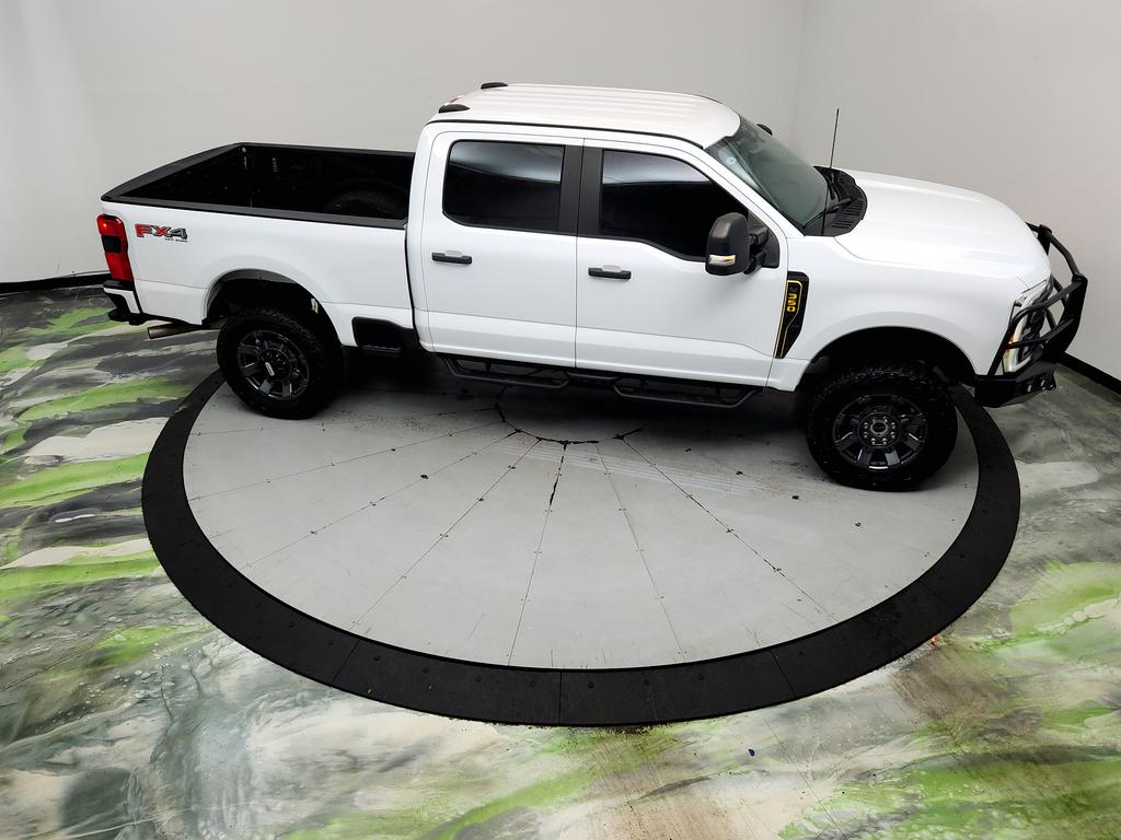 2023 Ford F-350 - $40,795