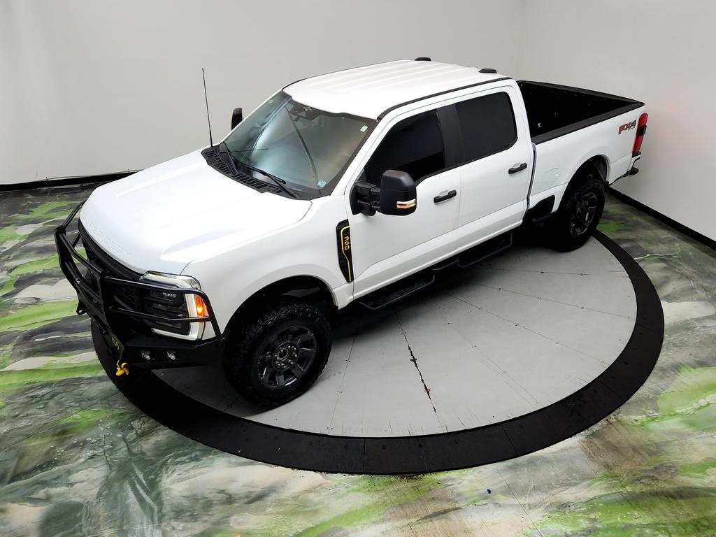 2023 Ford F-350 - $40,795