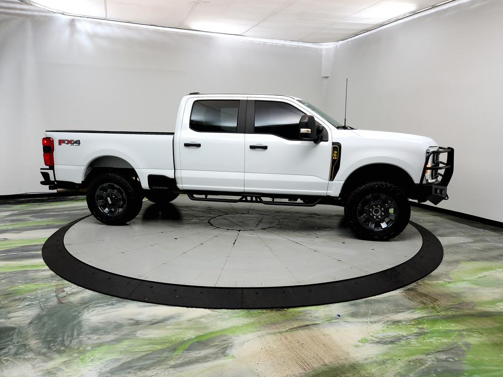 2023 Ford F-350 - $40,795