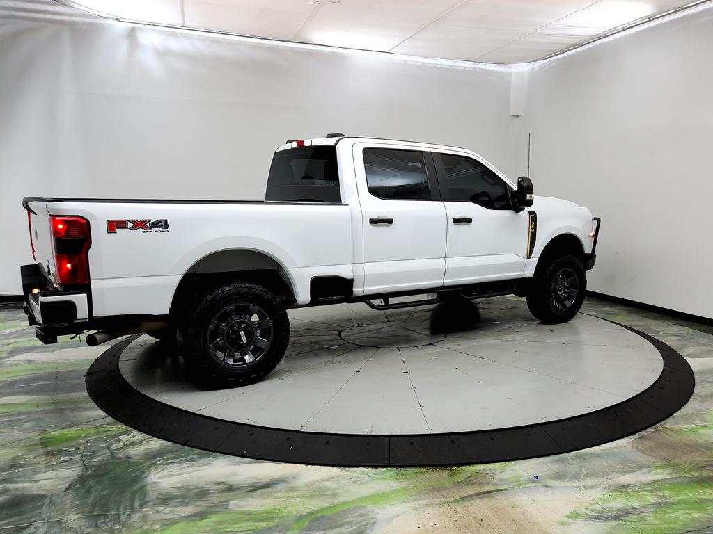 2023 Ford F-350 - $40,795