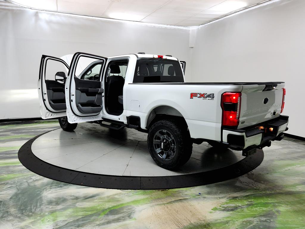 2023 Ford F-350 - $40,795