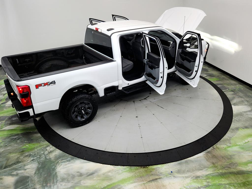 2023 Ford F-350 - $40,795