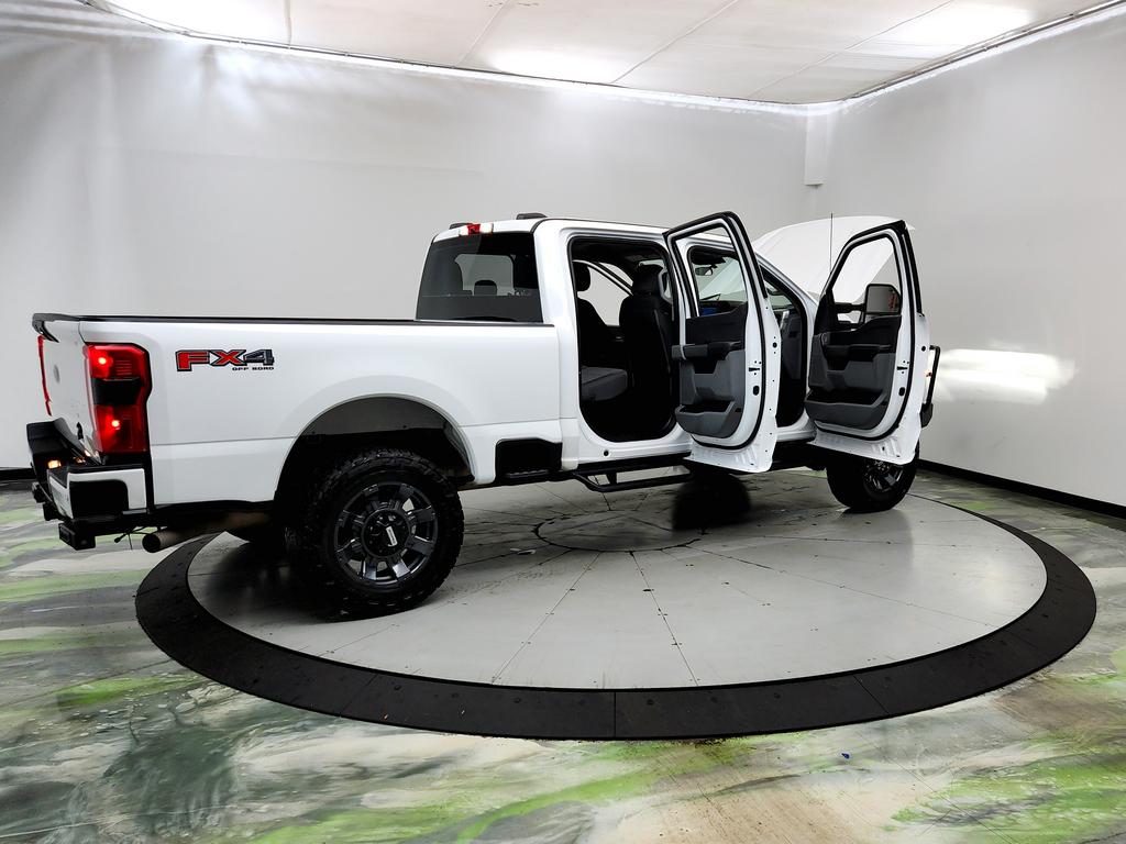 2023 Ford F-350 - $40,795