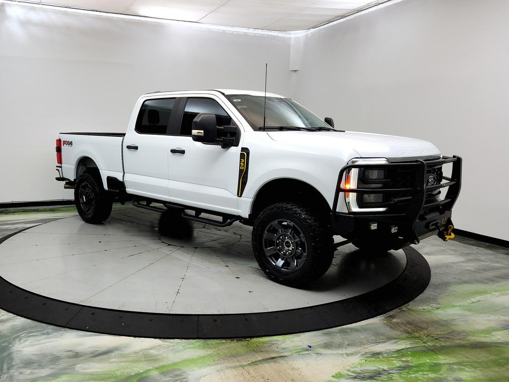 2023 Ford F-350 - $40,795
