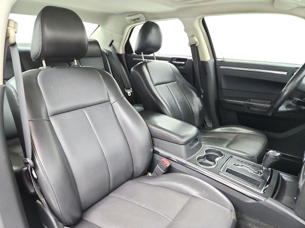2010 Chrysler 300 - $6,995