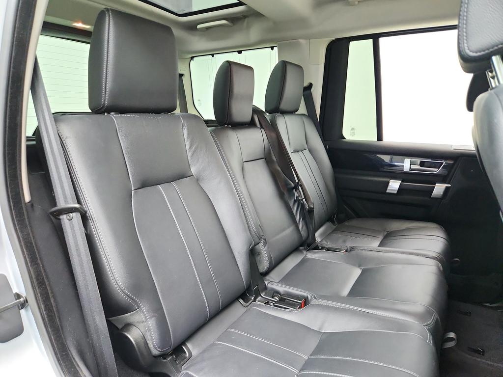 2016 Land Rover LR4 - $8,395