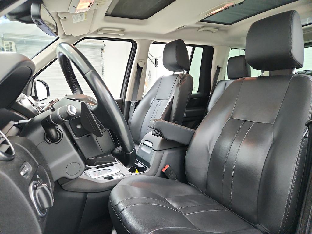 2016 Land Rover LR4 - $8,395