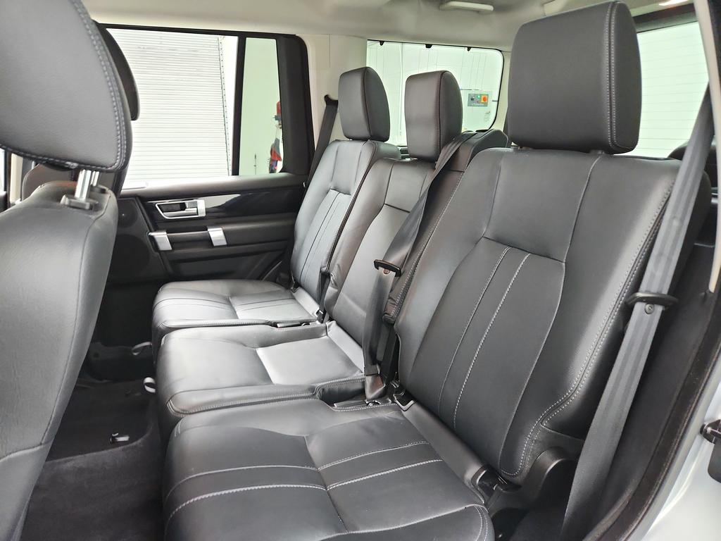 2016 Land Rover LR4 - $8,395