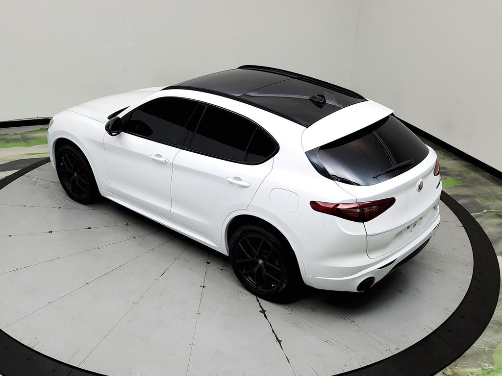 2020 Alfa Romeo Stelvio - $11,495
