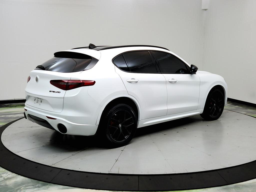 2020 Alfa Romeo Stelvio - $11,495