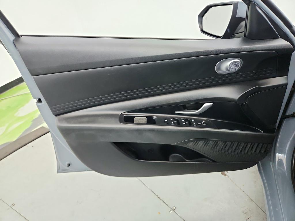 2022 Hyundai Elantra - $11,625