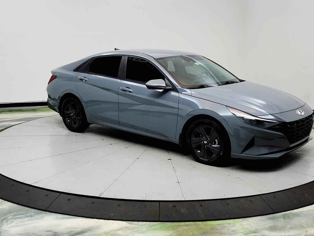 2022 Hyundai Elantra - $11,625