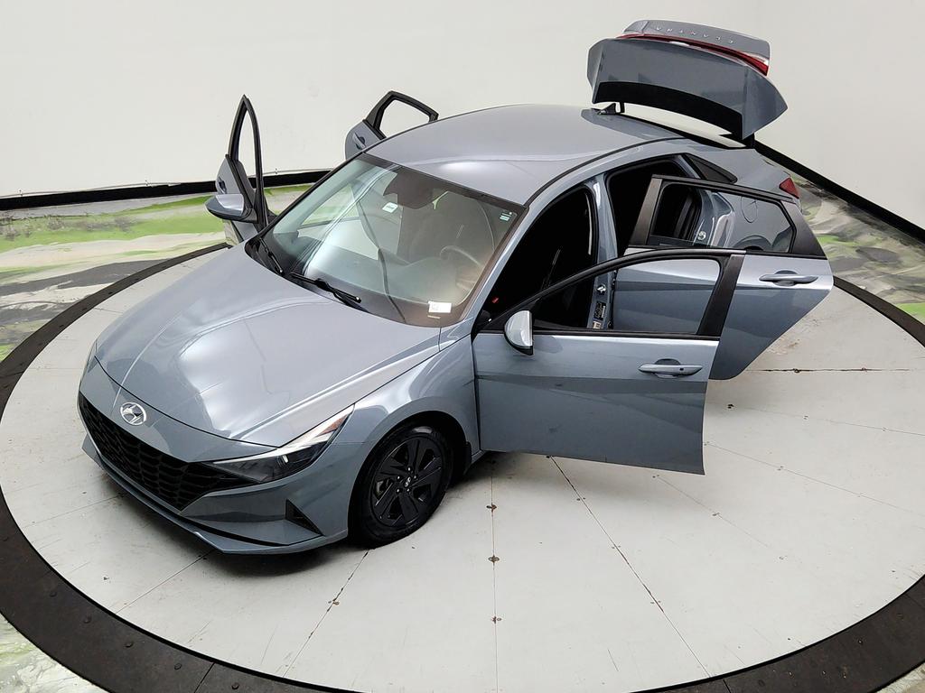 2022 Hyundai Elantra - $11,625