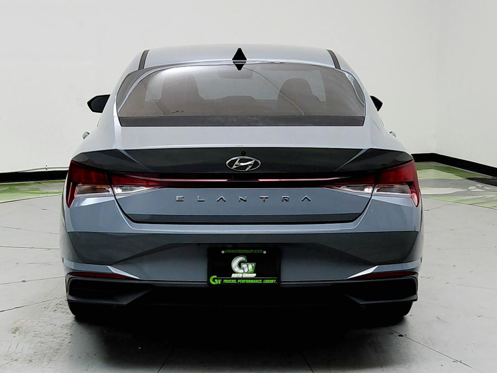 2022 Hyundai Elantra - $11,625