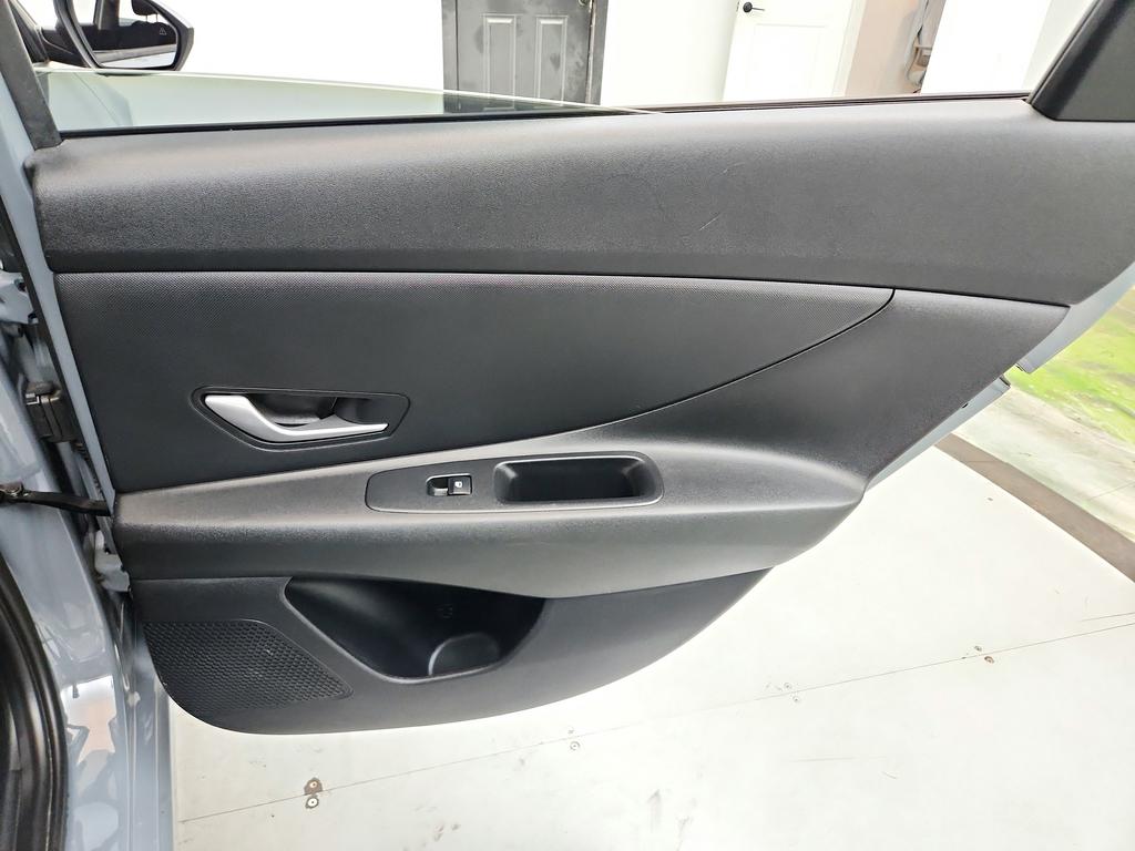 2022 Hyundai Elantra - $11,625