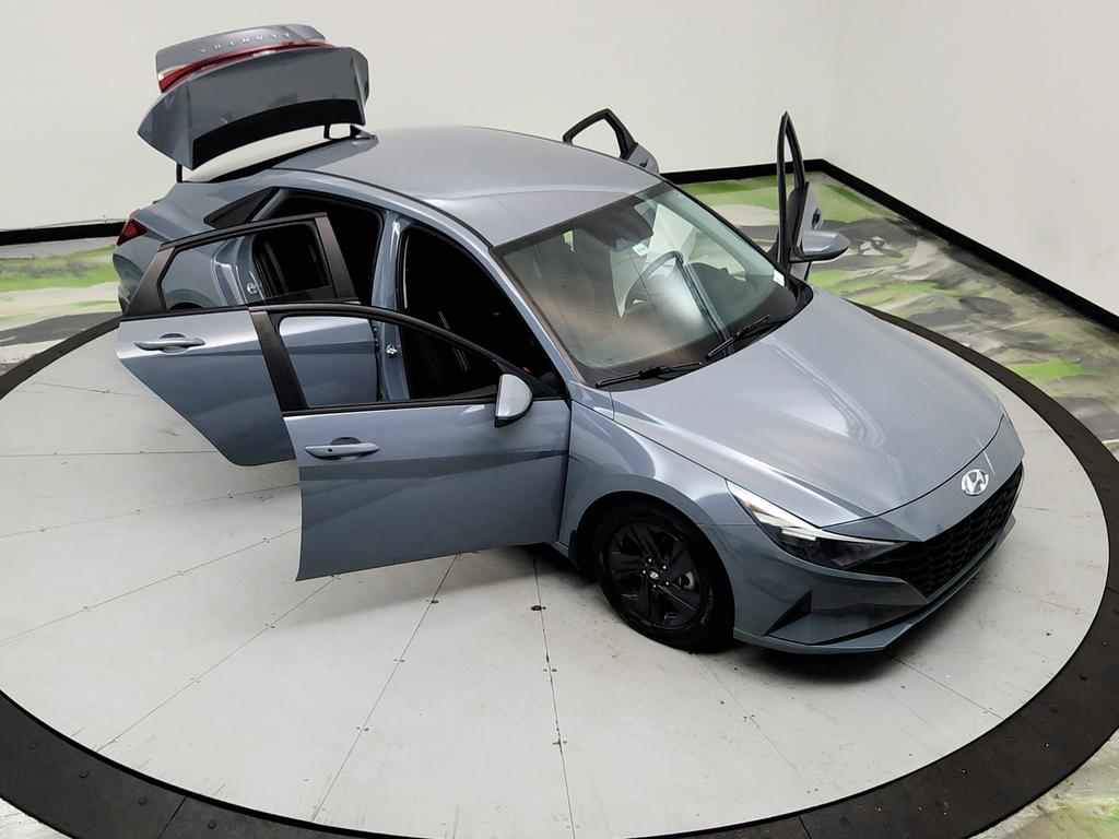 2022 Hyundai Elantra - $11,625