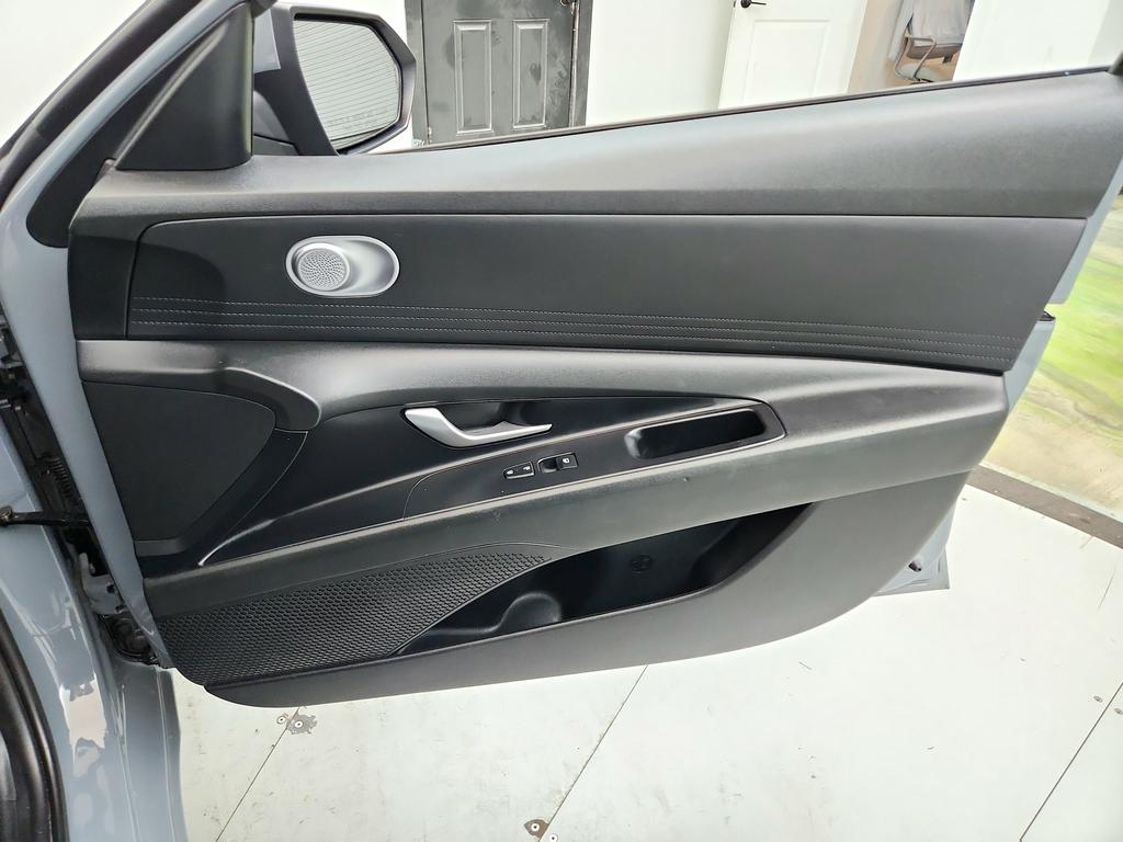 2022 Hyundai Elantra - $11,625