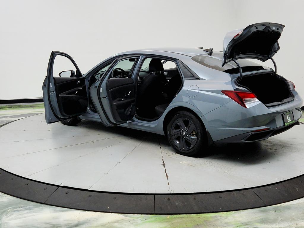 2022 Hyundai Elantra - $11,625