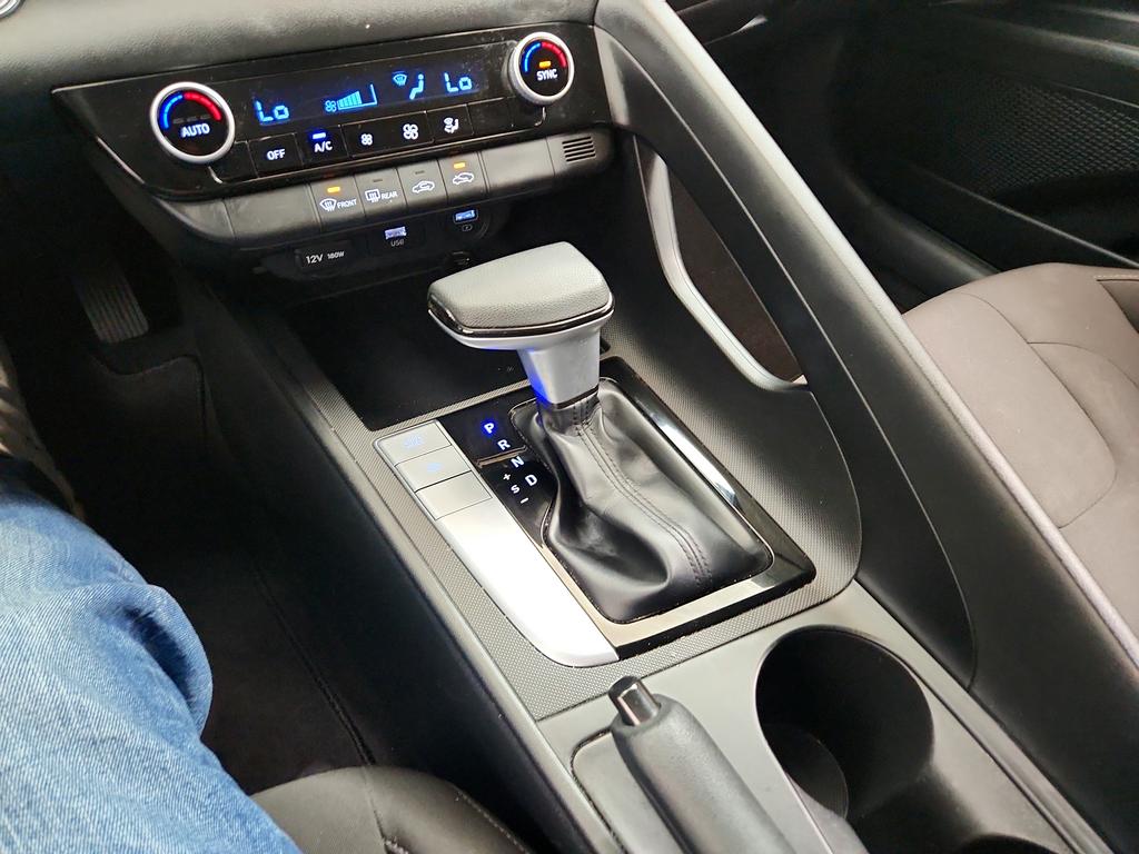 2022 Hyundai Elantra - $11,625