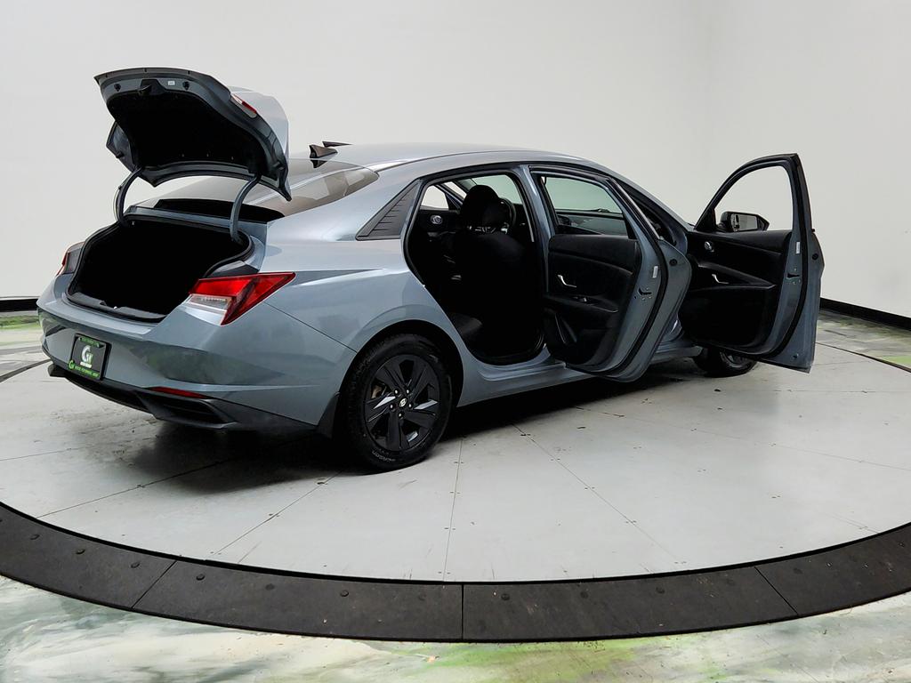 2022 Hyundai Elantra - $11,625