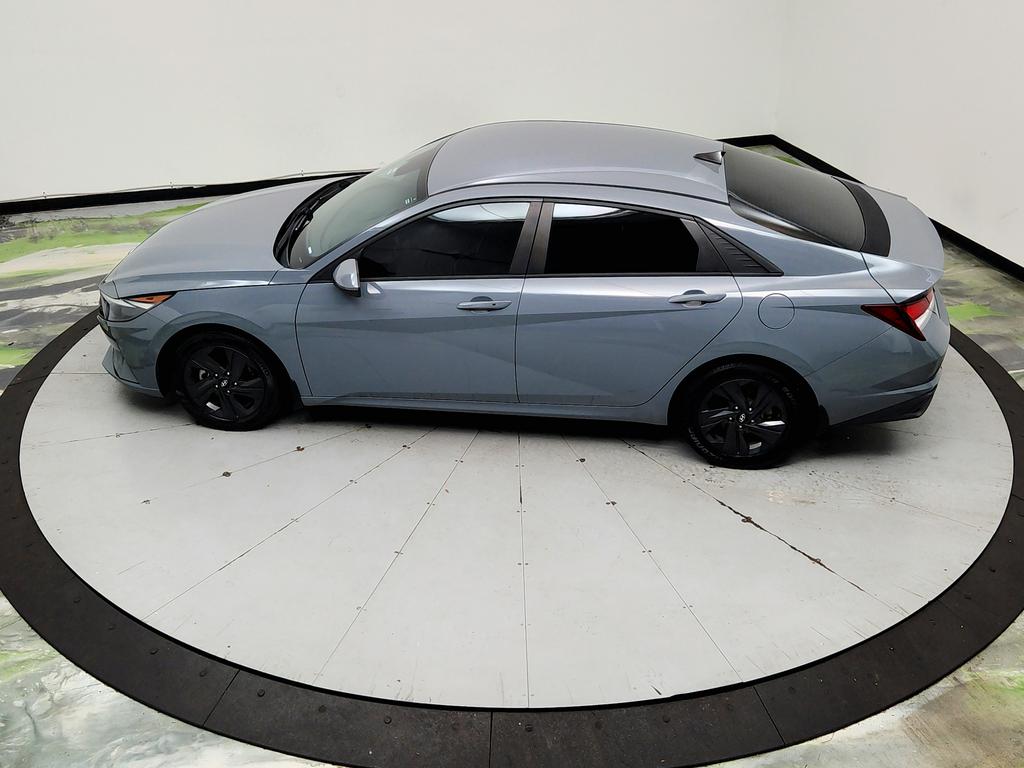 2022 Hyundai Elantra - $11,625