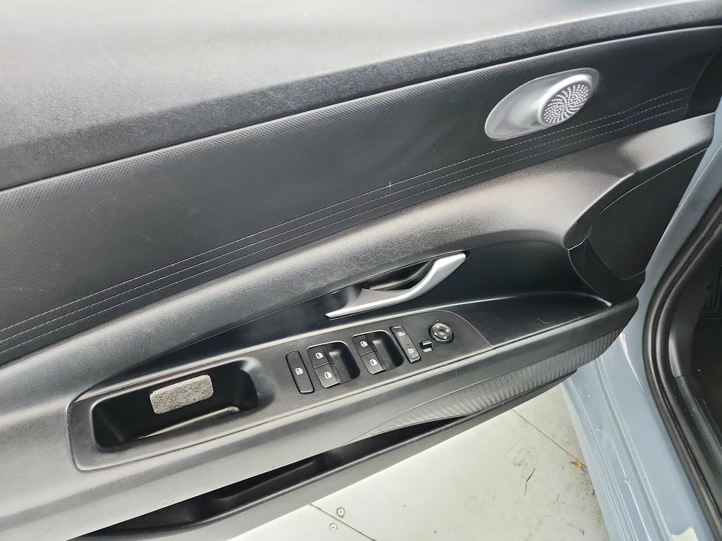 2022 Hyundai Elantra - $11,625