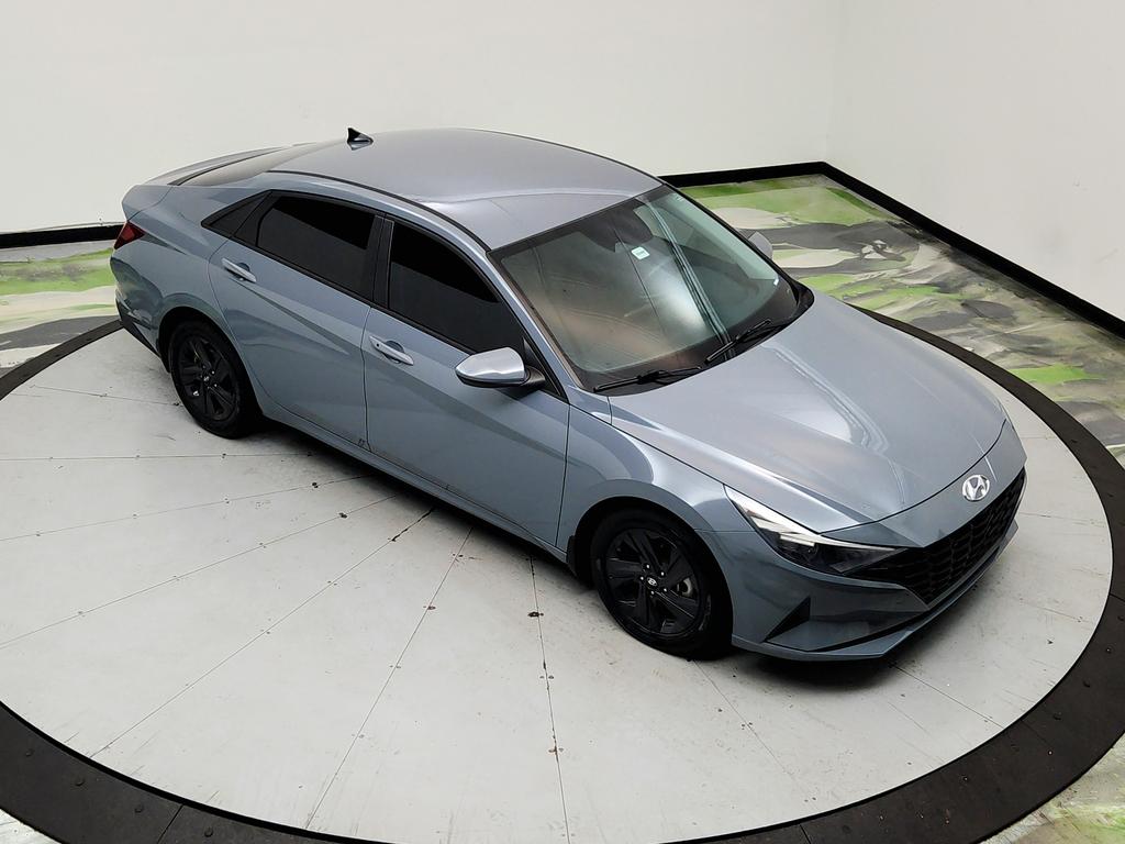 2022 Hyundai Elantra - $11,625