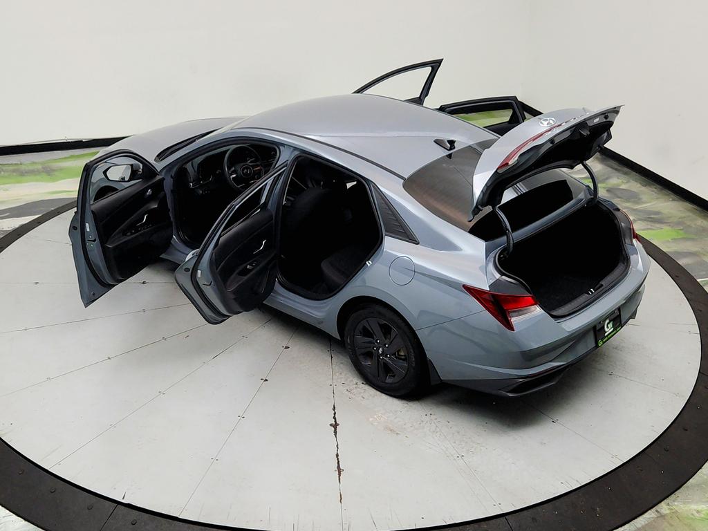 2022 Hyundai Elantra - $11,625