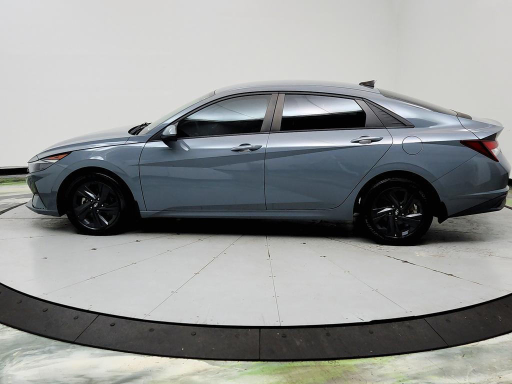 2022 Hyundai Elantra - $11,625