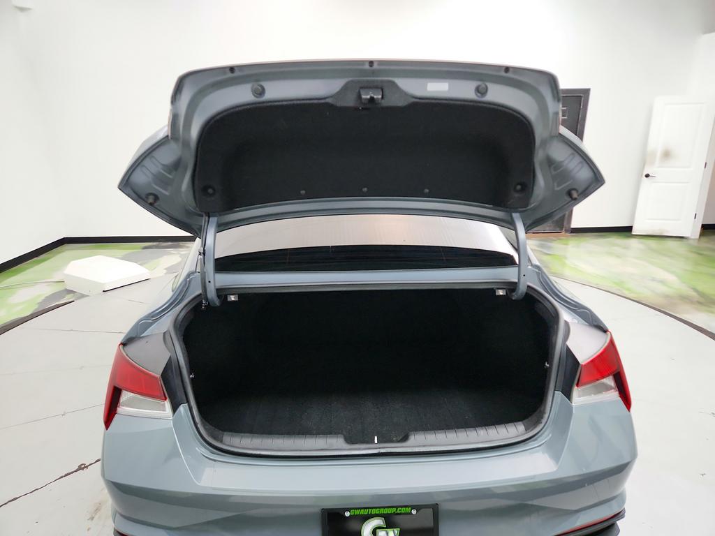 2022 Hyundai Elantra - $11,625