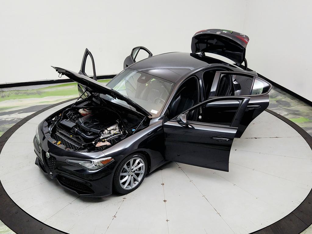 2023 Alfa Romeo Giulia - $17,950