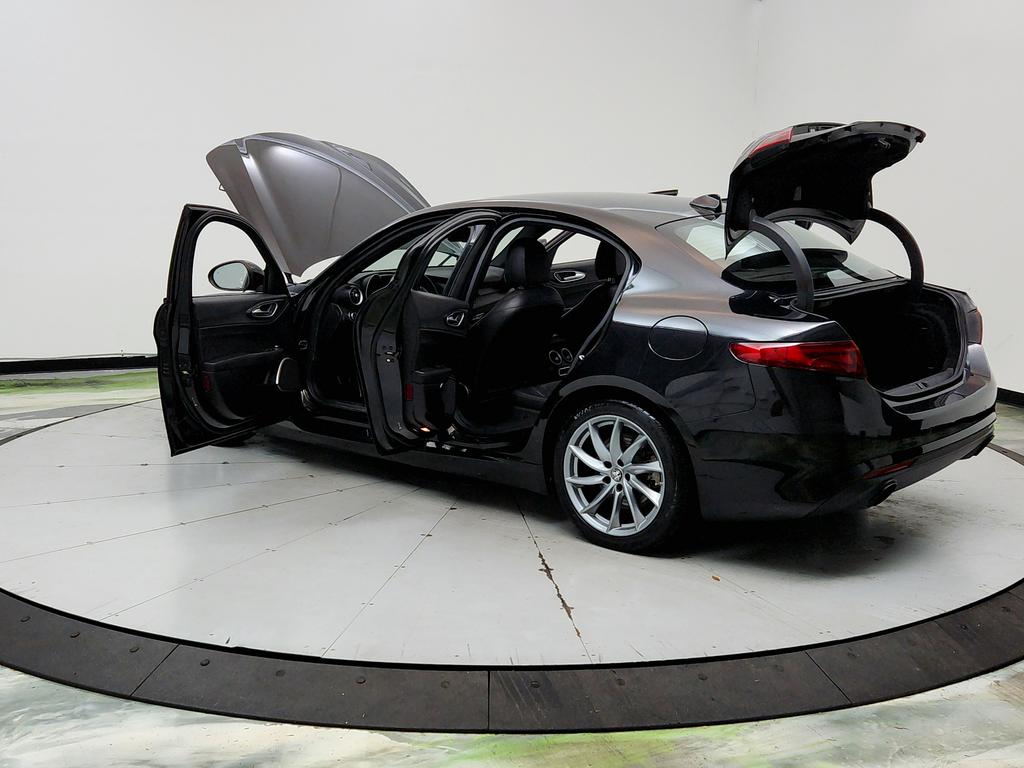 2023 Alfa Romeo Giulia - $17,950
