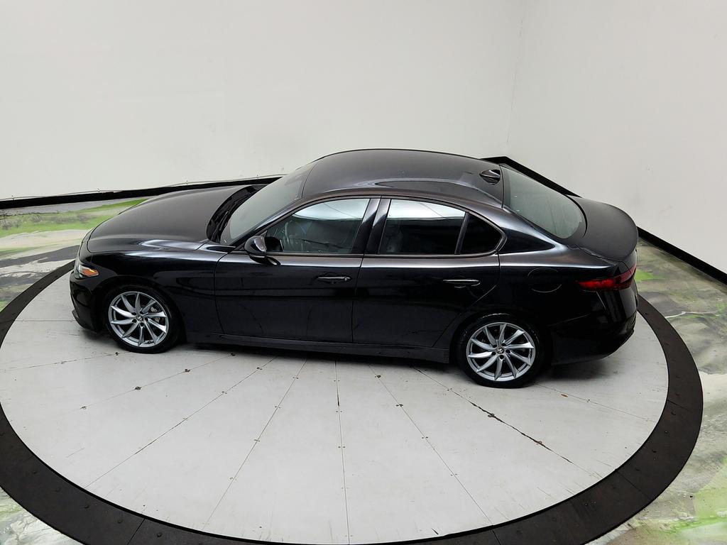 2023 Alfa Romeo Giulia - $17,950